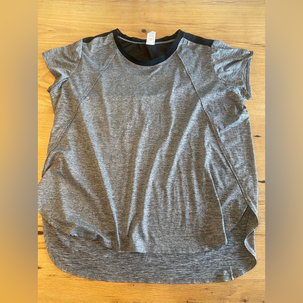 Champion Gray Short Sleeve T-Shirt Relaxed Fit Women’s‎ XL Preloved